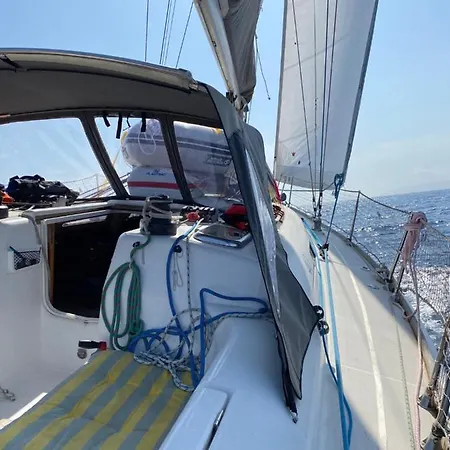 Bateau-hôtel Superbe Voilier Cap Avec Parking Gratuit Sur Place *