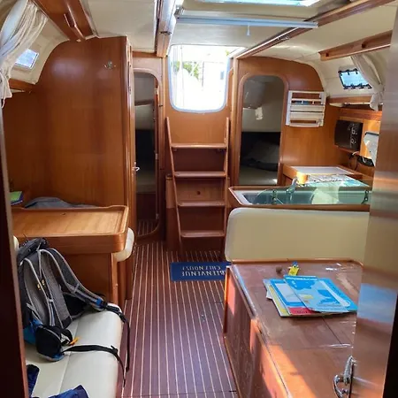 Bateau-hôtel Superbe Voilier Cap Avec Parking Gratuit Sur Place *