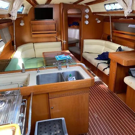 Botel Voilier Atypique & Navigation